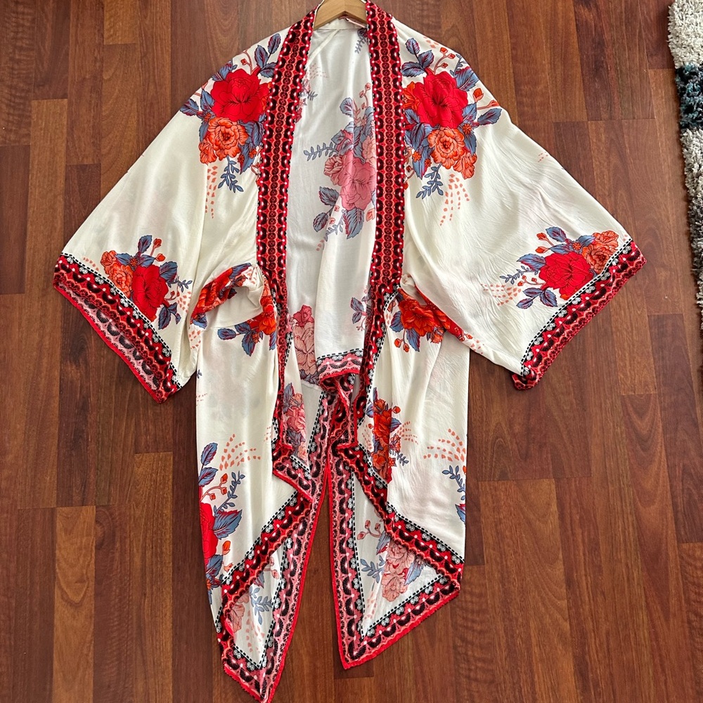 Red Floral Kimono - Picture 4 of 11